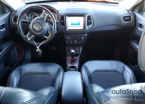 2019 Jeep Compass Trailhawk z USA, uszkodzony, nr VIN 3C4NJDDBXKT739985